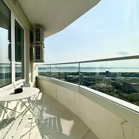Arena Mall Galleria View And Securities Parking2 * Бургас