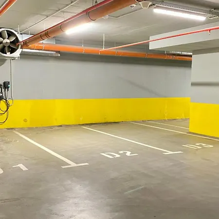 Arena Mall Galleria View And Securities Parking2 בורגאס